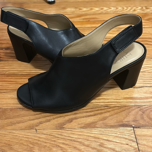 Naturalizer Shoes - 3 for $30 👡 Naturalizer peeptoe mules